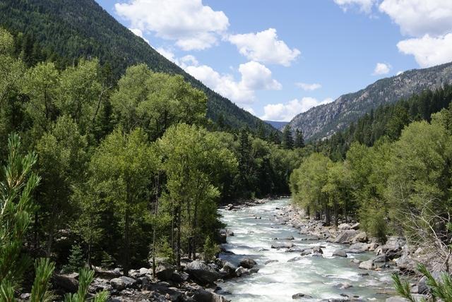 Animas-River-Near-Needleton-28987777_223735_ver1.0_640_480